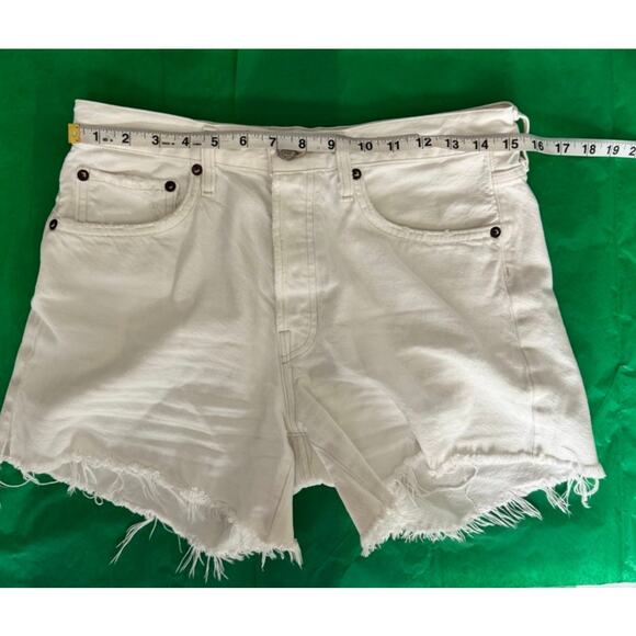 AGOLDE Parker Vintage Cutoff Denim Shorts White Size 27 High Rise Distressed - Picture 4 of 12